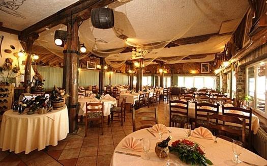 Hotel Dunav Сремски-Карловци Экстерьер фото